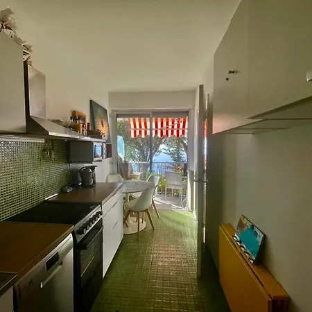 Stunning View And Pool Big Location 아파트